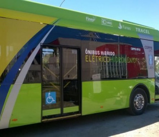 Ônibus movido a eletricidade e hidrogênio está pronto para uso no Brasil